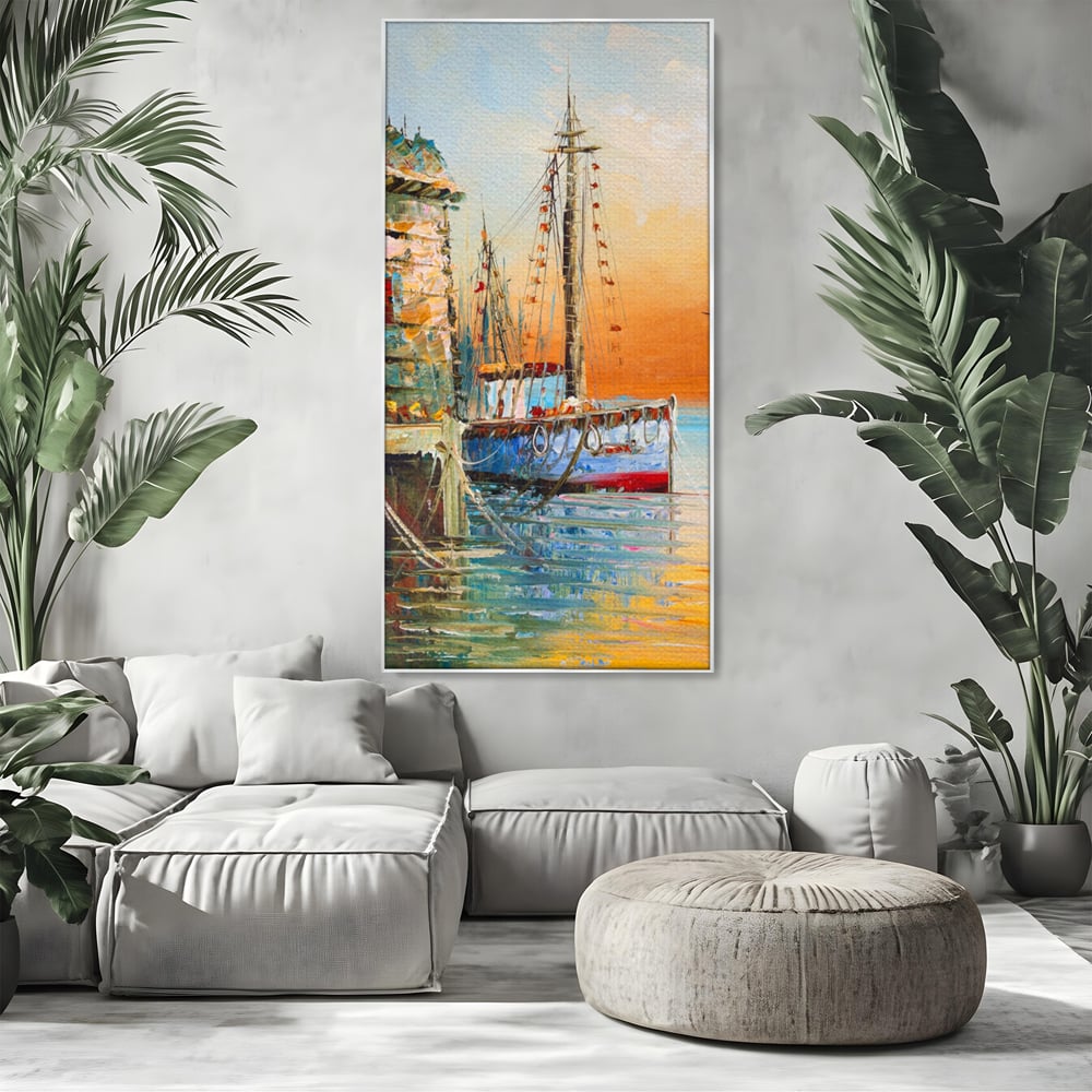 Tablou canvas cu pictura cu barci ancorate in port, in rama de aluminiu argintiu, pe perete intr-un living